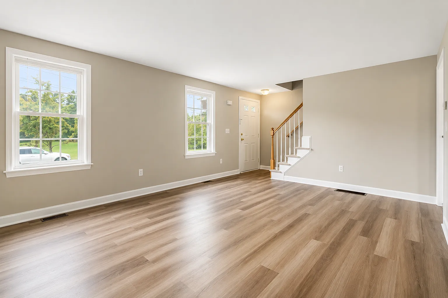 3 bed, 1.5 bath, 1250 sqft, $2,450 — Photo 3