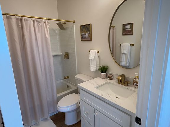 5th image of 1233 Oasis Dr #A