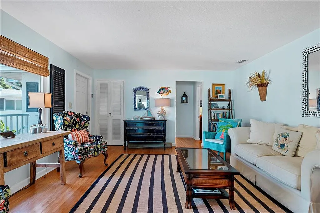 2 bed, 2.0 bath, 1596 sqft, $8,500 — Photo 4
