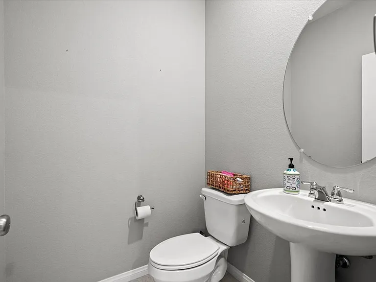 7014 Solano Canyon Ave — Photo 24
