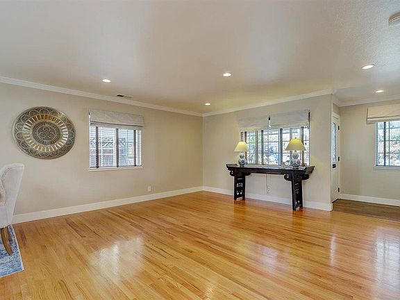 3rd image of 1458 Phantom Ave