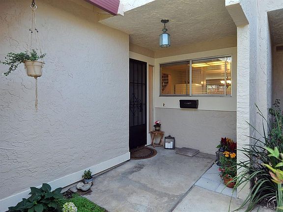 2nd image of 1391 Pinehurst Sq
