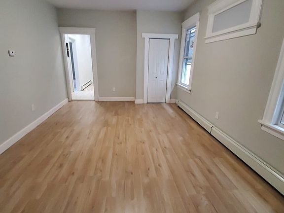 3rd image of 176-178 Seymour Ave #1