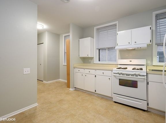 5th image of 2443 N Greenview Ave #G