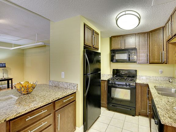 5th image of 2881 Irving Ave. South #001