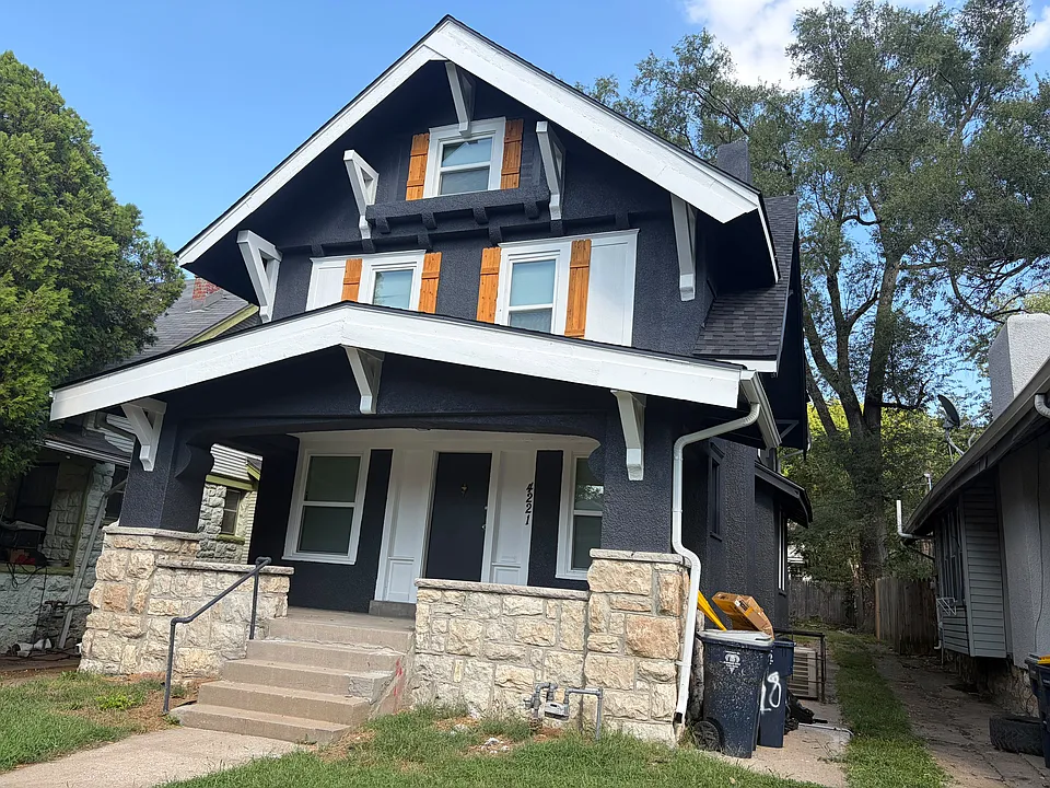 4221 Chestnut Ave