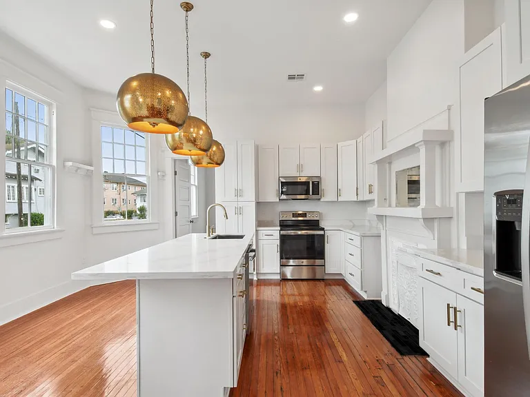 2500 Peniston St #2500 — Photo 6
