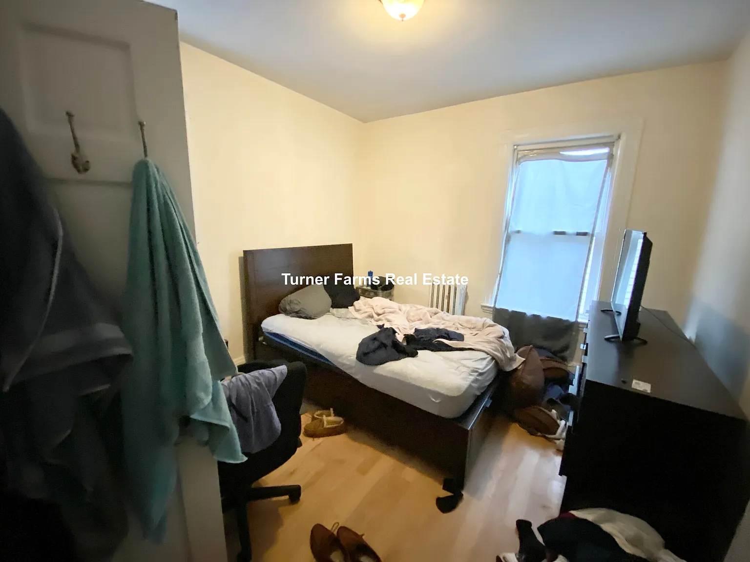 4 bed, 9999 sqft, $5,200 — Photo 3