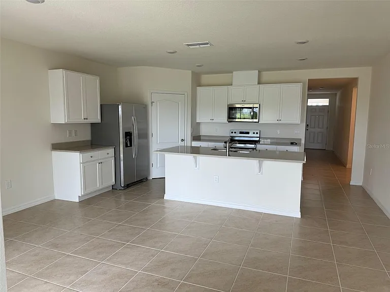 240 Taylor Groves St — Photo 3