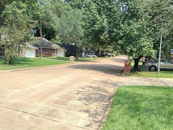 5th image of 212 Shadow Wood Dr