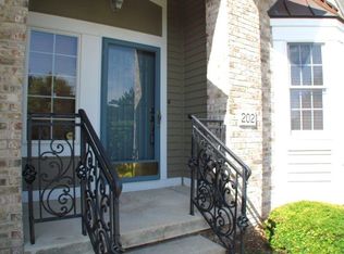 202 Vancouver Ct, Lansing, MI 48917