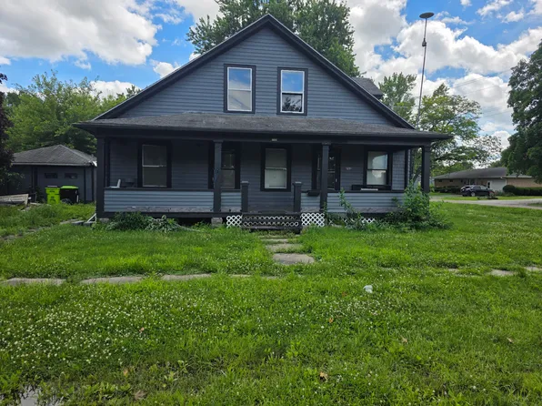 702 Locust St, Carthage, IL 62321