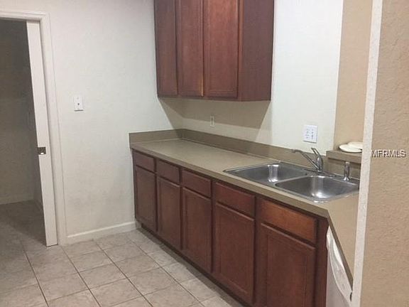 5th image of 3000 Laurel Park Ln Unit 107