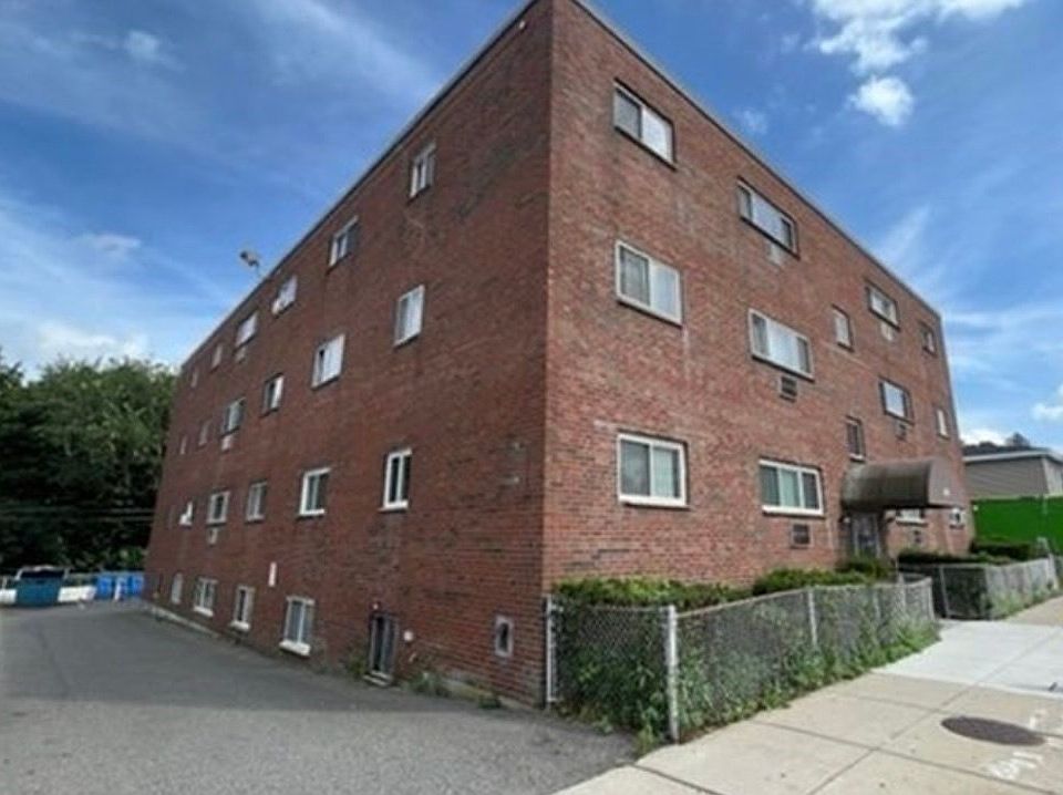 1st image of 624 Hyde Park Ave APT C3