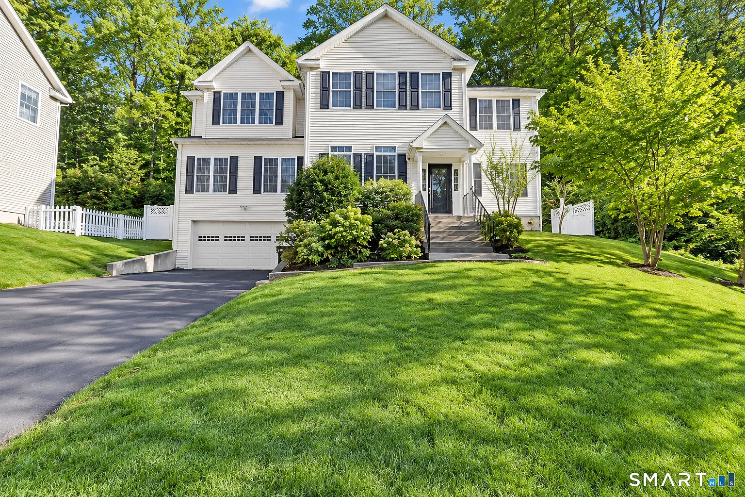 4 bed, 2.5 bath, 3270 sqft, $4,200 — Photo 1