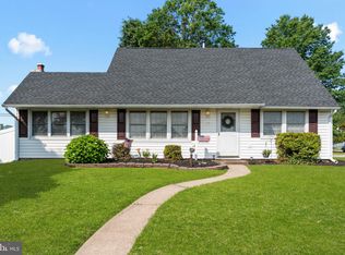 37 Valor Ln, Levittown, PA 19054