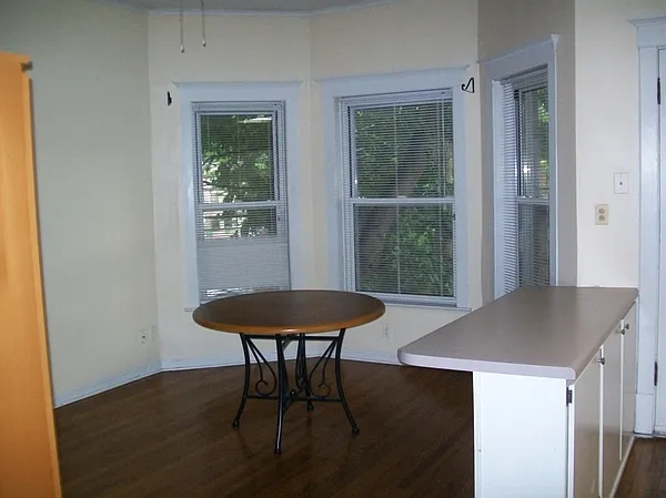 1021 W Dakin St #2E — Photo 6
