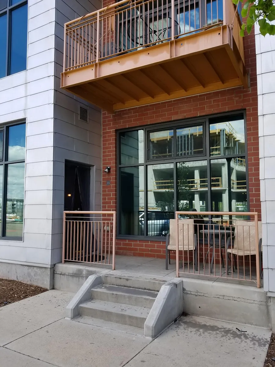 Private Entry - 3100 Huron St #1A