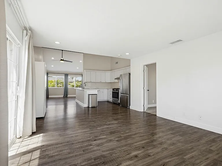 6102 Glacier Dr — Photo 10