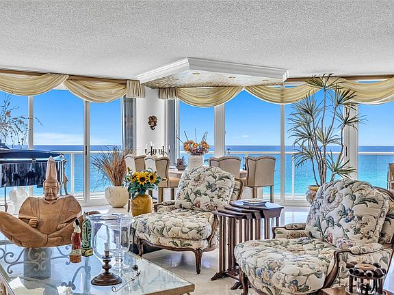 3rd image of 16445 Collins Avenue #1121