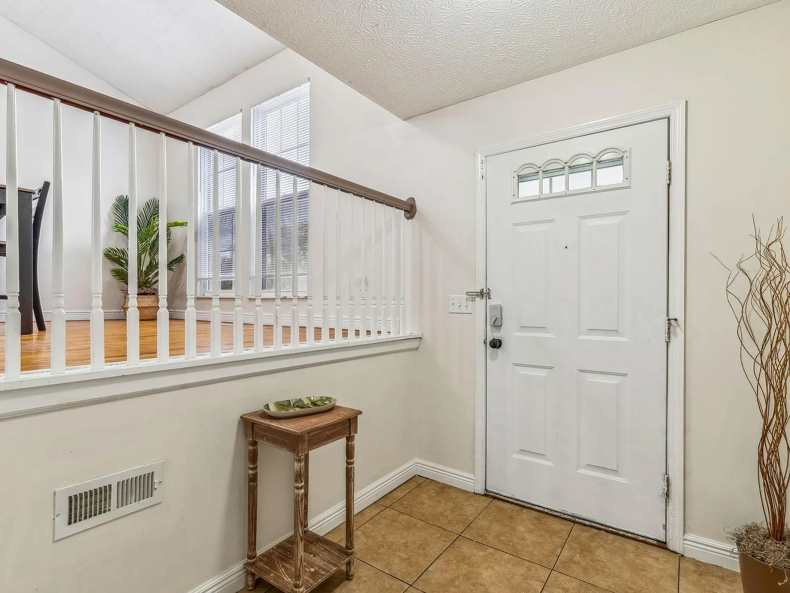 3270 Gurtis Dr — Photo 3
