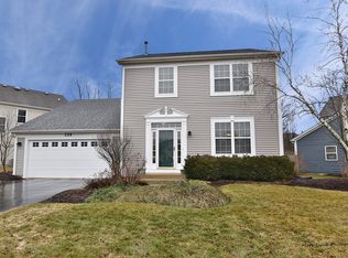 224 Sunbury Dr, St Charles, IL 60175
