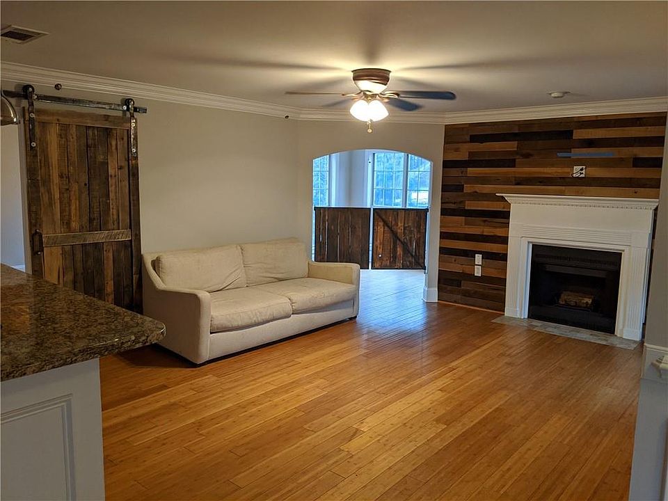 1st image of 505 Mill Pond Ct SE