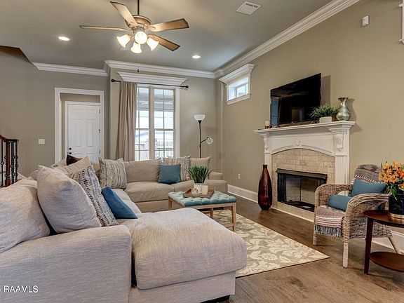 2nd image of 505 N Montauban Dr