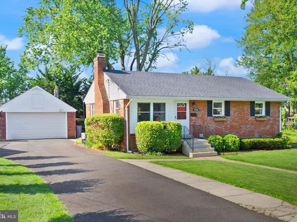 7019 Strathmore St, Falls Church, VA 22042