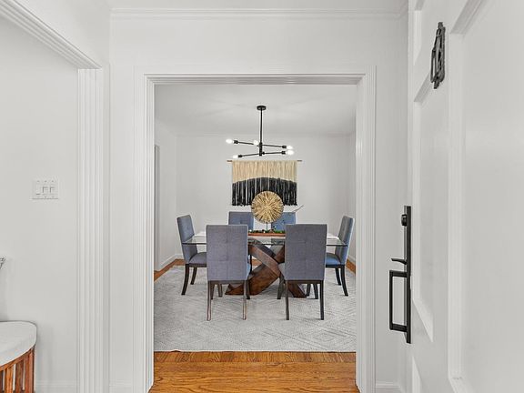 3rd image of 214 Maywood Way