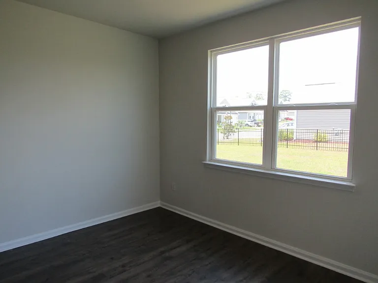 2165 Ainsley Dr — Photo 6