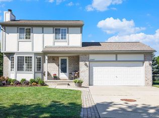 25607 Jeffery Ct, Chesterfield, MI 48051