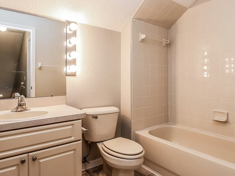8621 Hawbuck St — Photo 16