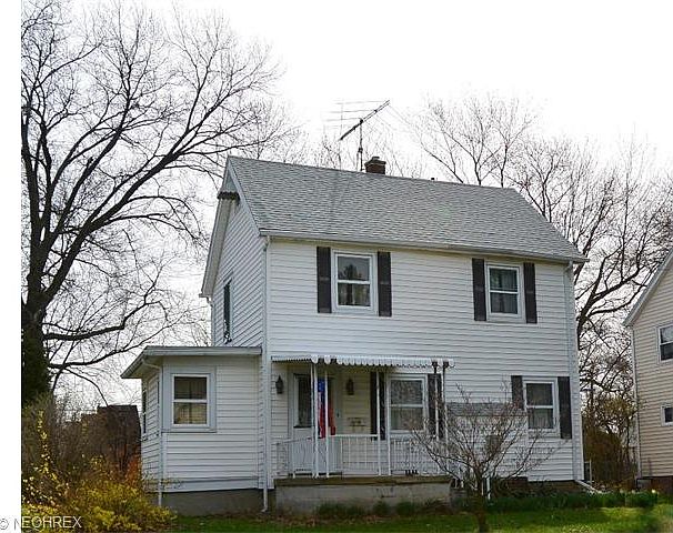 2nd image of 157 Longfellow St