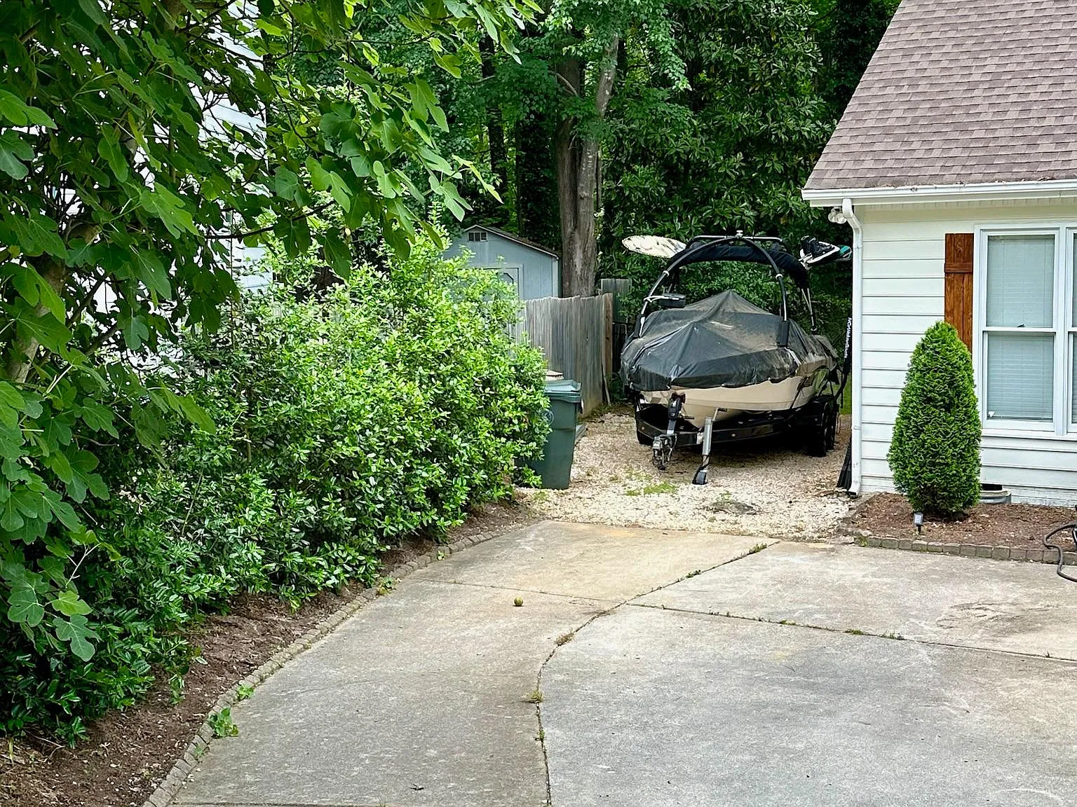 3 bed, 1287 sqft, $2,400 — Photo 2