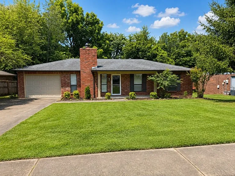 404 E Malinda Dr — Photo 9