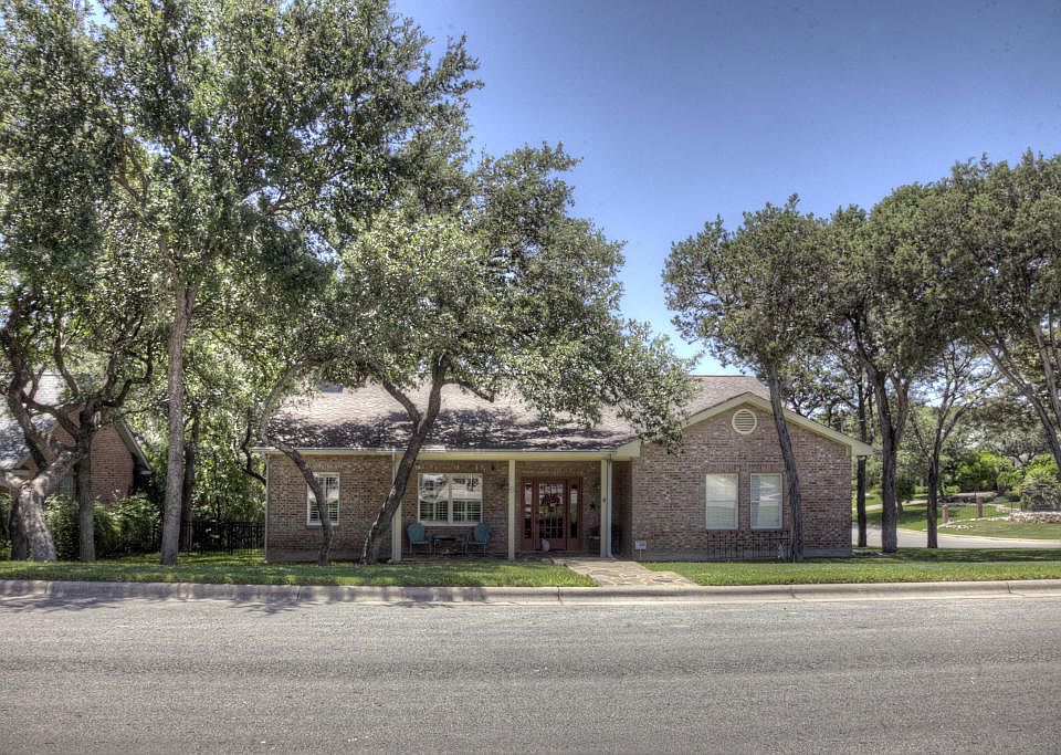 1st image of 863 Mission Hills Dr