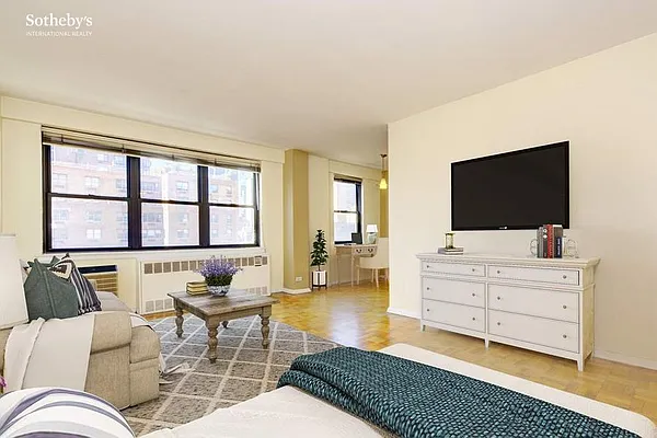 Rented by Sotheby's International Realty | media 64