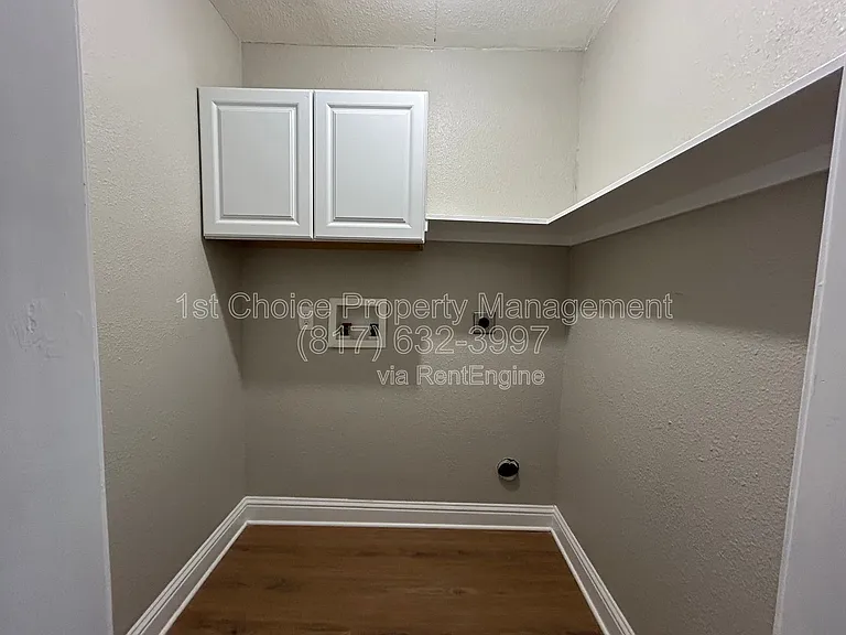 5929 Gayle Dr — Photo 13