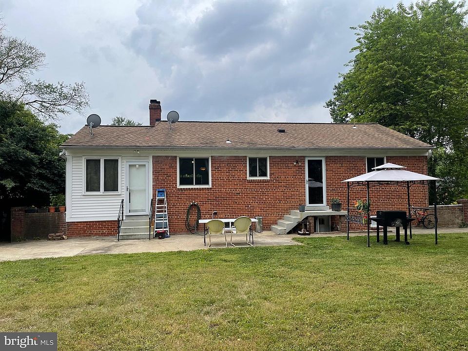 2nd image of 7210 Normandy Ln