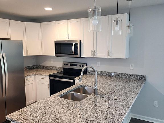 4th image of 9015 EATON Avenue