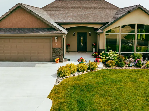 6 Pinehurst Dr, Sheridan, WY 82801