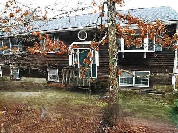 37 Dodgers Hole Rd, Edgartown, MA 02539