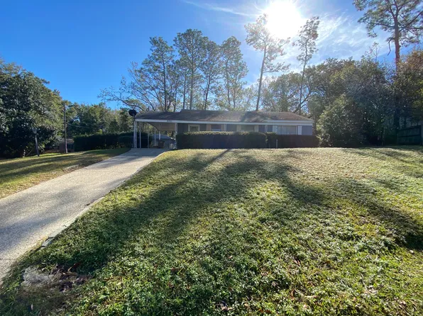 4001 Sunnyvale Ln S, Mobile, AL 36609