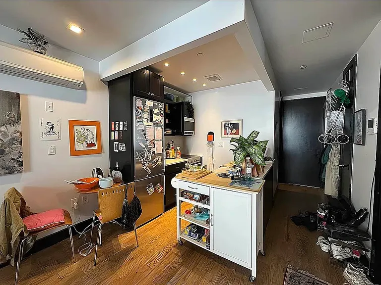 205 Central Ave #2A — Photo 1