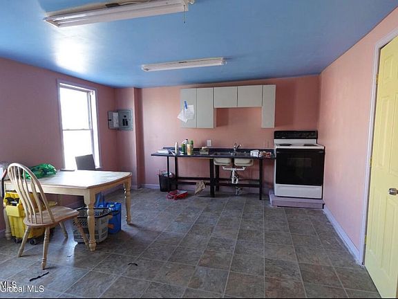 3rd image of 3081 6th Ave #2R