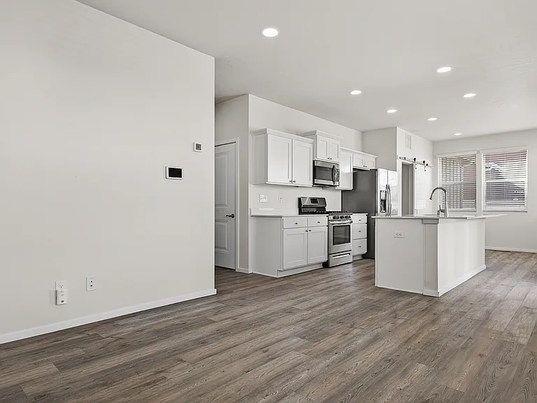 1007 N Viewmont Rd — Photo 4
