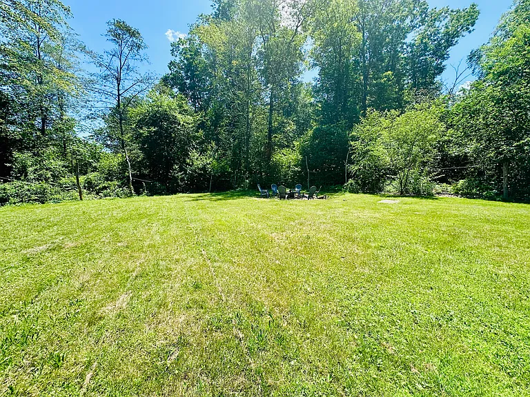 1873 Shepard Ave — Photo 6