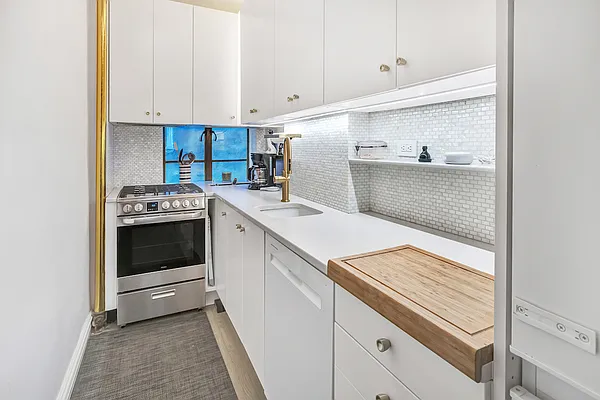 Rented by Bank Neary | media 7