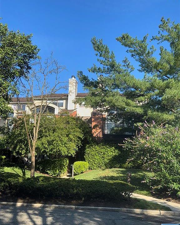 1st image of 10 Wadsworth Ct #510